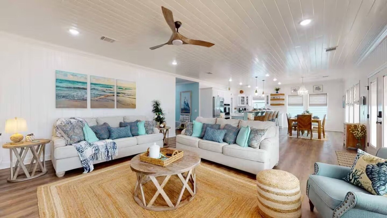 Photo of Livingroom in Crystal Beach