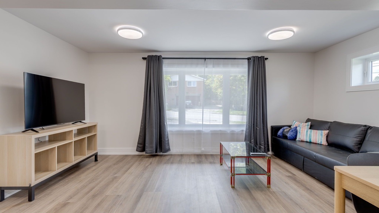 Photo of Livingroom in Newtonbrook