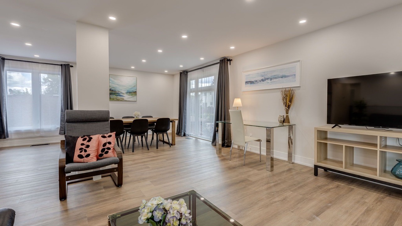 Photo of Livingroom in Newtonbrook