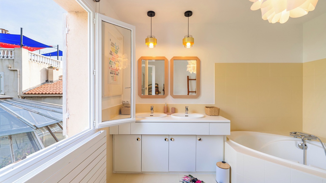 Photo of Bathroom in Endoume