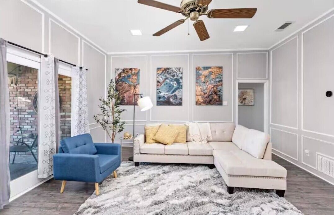 Photo of Livingroom in Southwest Carrollton