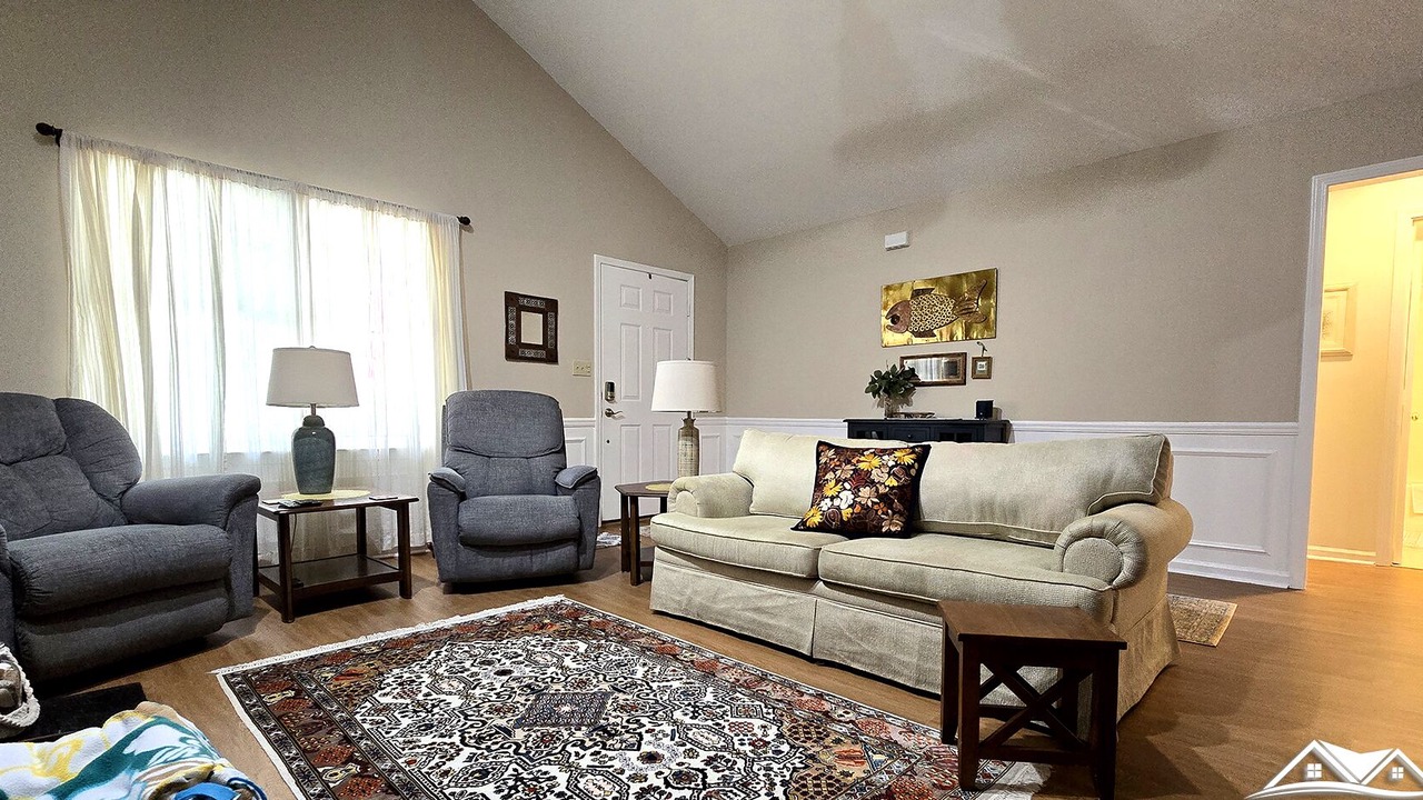 Photo of Livingroom in Macon