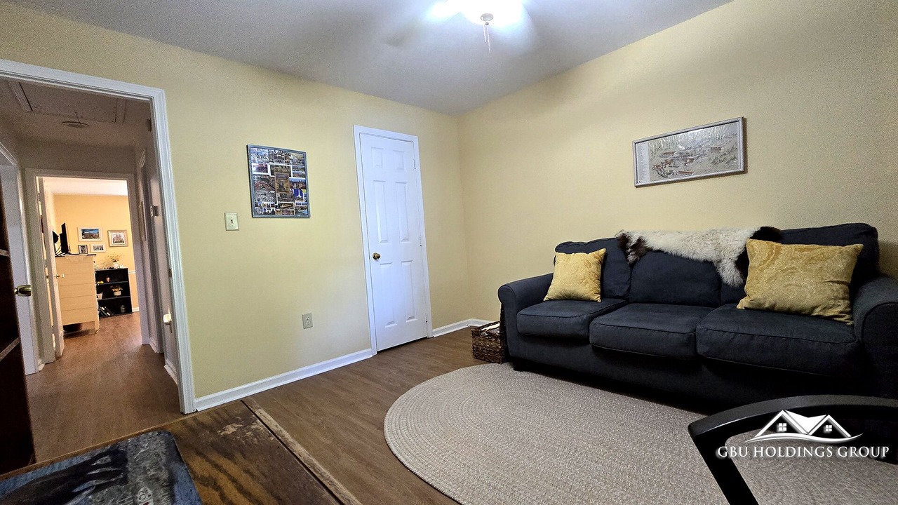 Photo of Livingroom in Macon