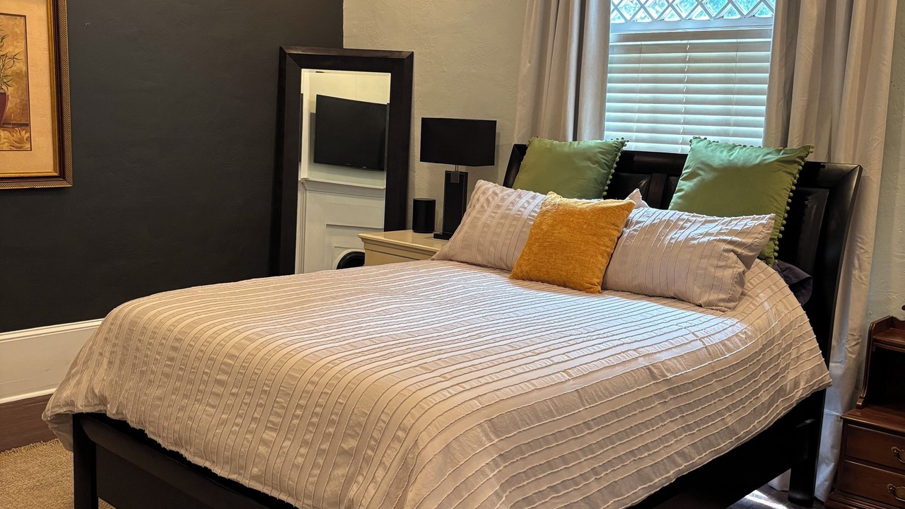 Photo of Bedroom in East Side