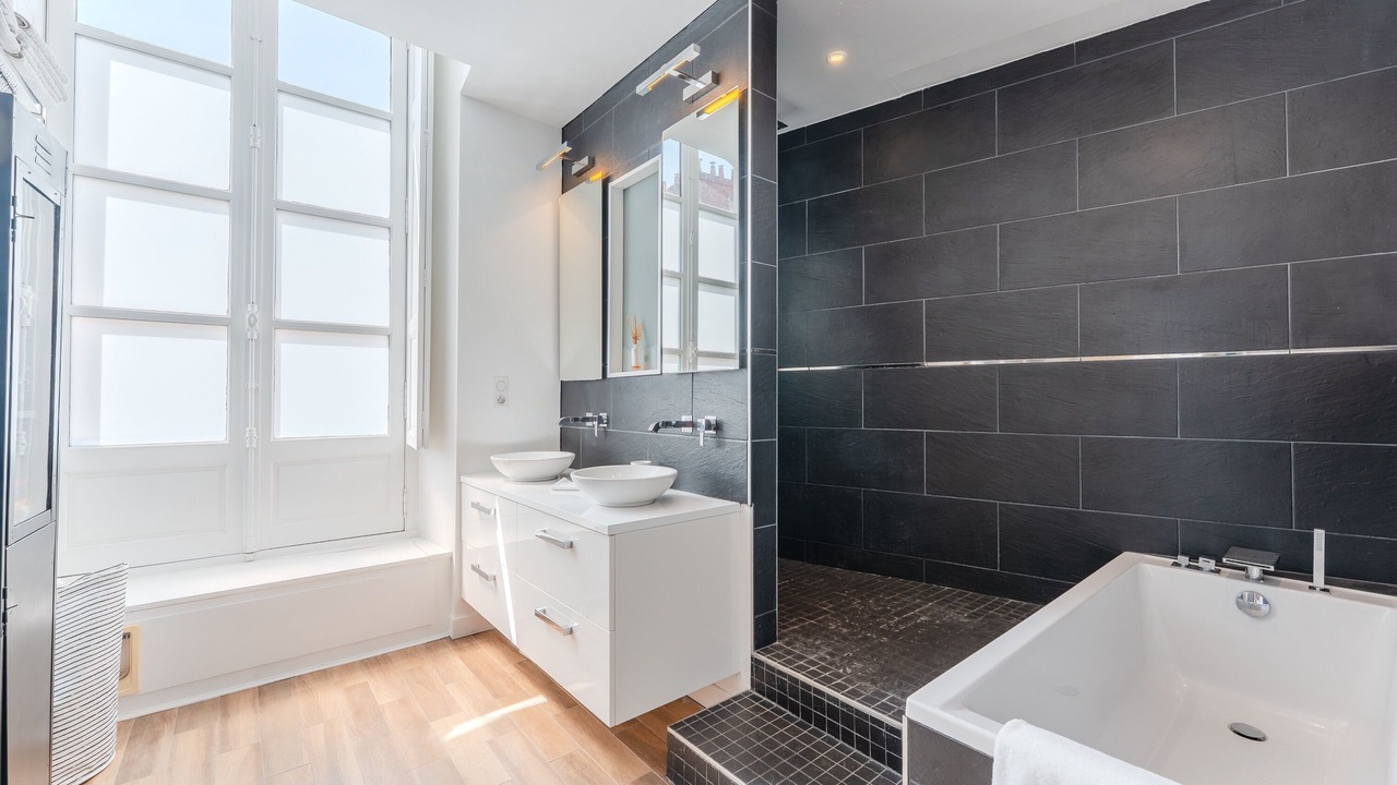 Photo of Bathroom in Decre-Cathedrale