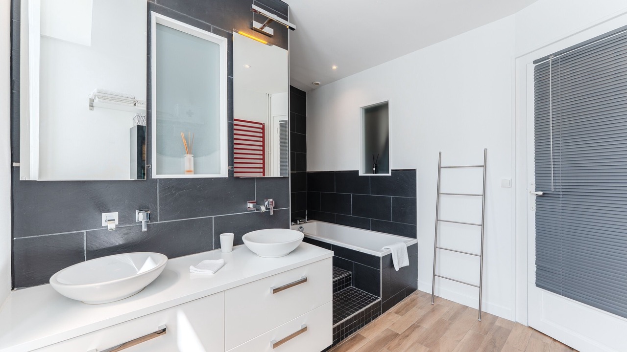 Photo of Bathroom in Decre-Cathedrale