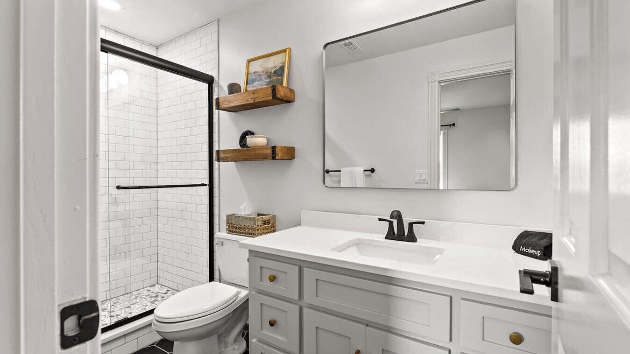 Photo of Bathroom in Lee's Summit