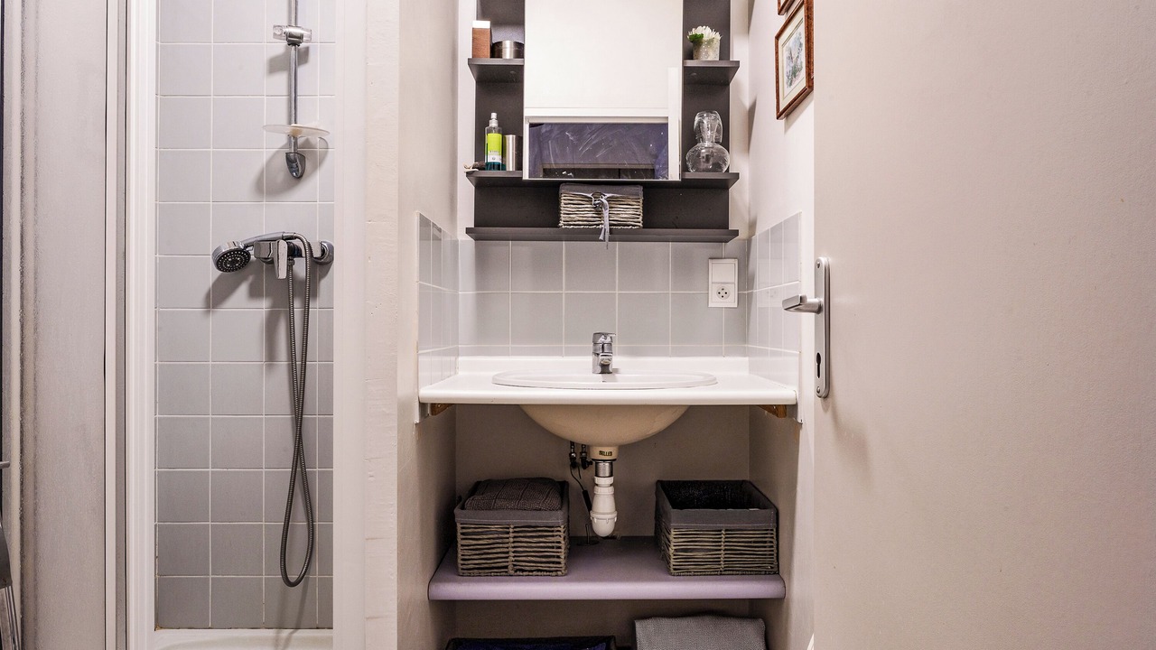 Photo of Bathroom in La Croix-en-Touraine