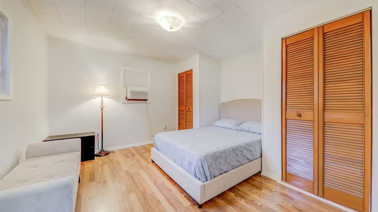 Photo of Bedroom in Victoria Road