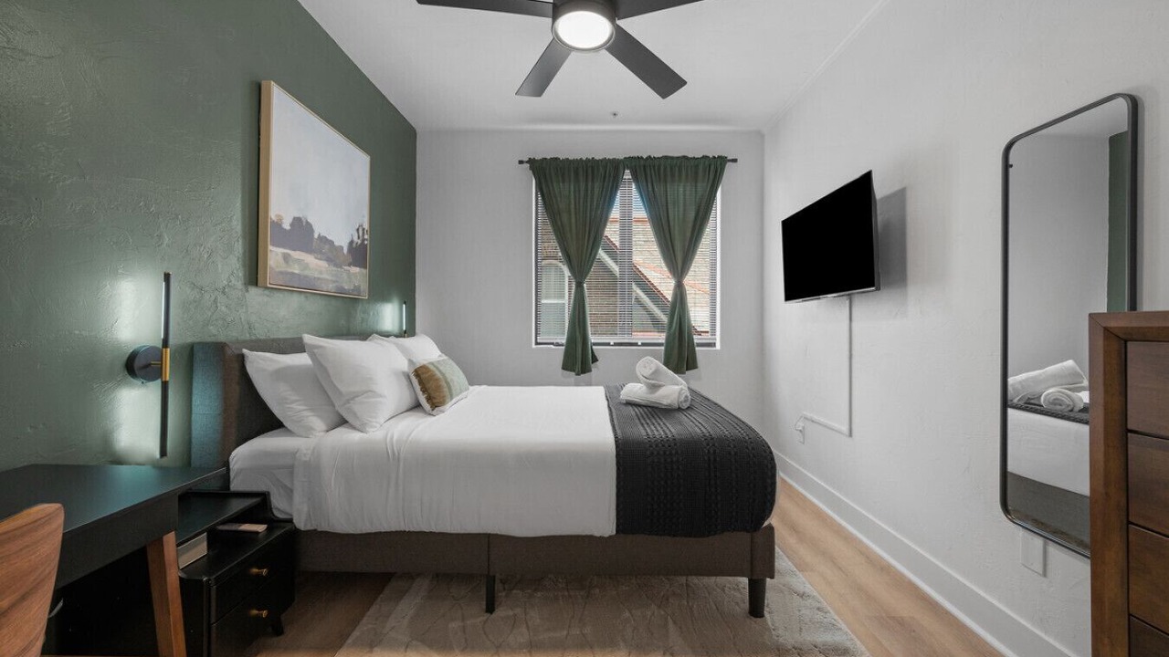 Photo of Bedroom in Shadyside