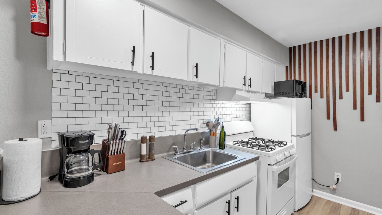 Photo of Kitchen in Greenway Plaza-Upper Kirby