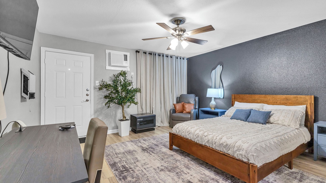 Photo of Bedroom in Greenway Plaza-Upper Kirby