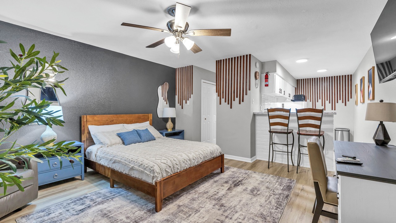 Photo of Bedroom in Greenway Plaza-Upper Kirby