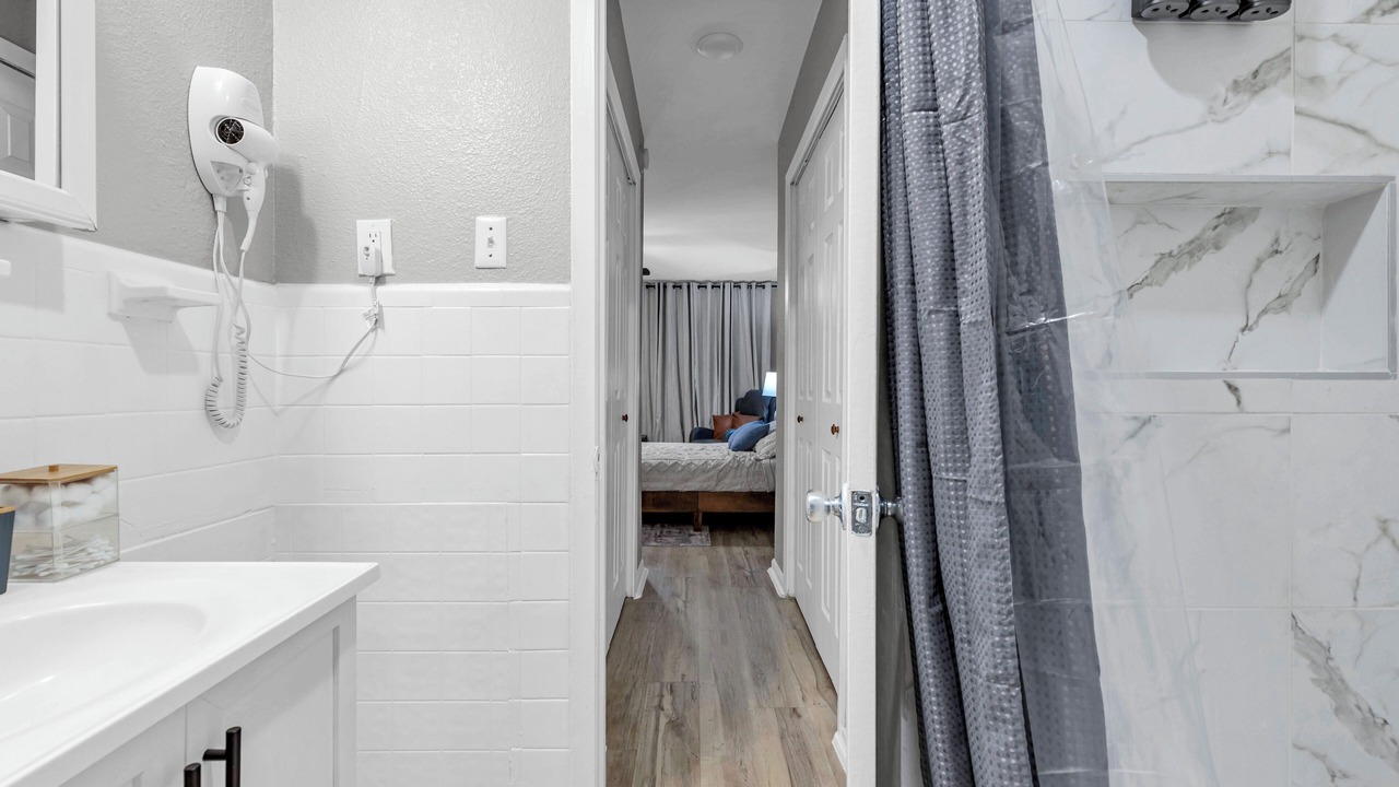 Photo of Bathroom in Greenway Plaza-Upper Kirby