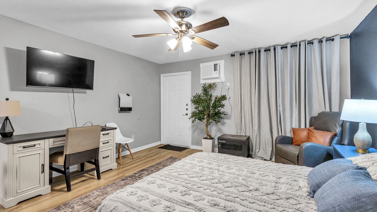 Photo of Bedroom in Greenway Plaza-Upper Kirby