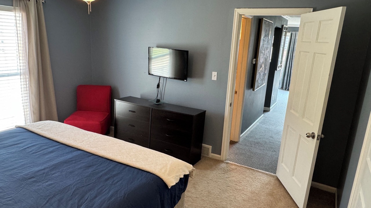 Photo of Bedroom in West Plaza