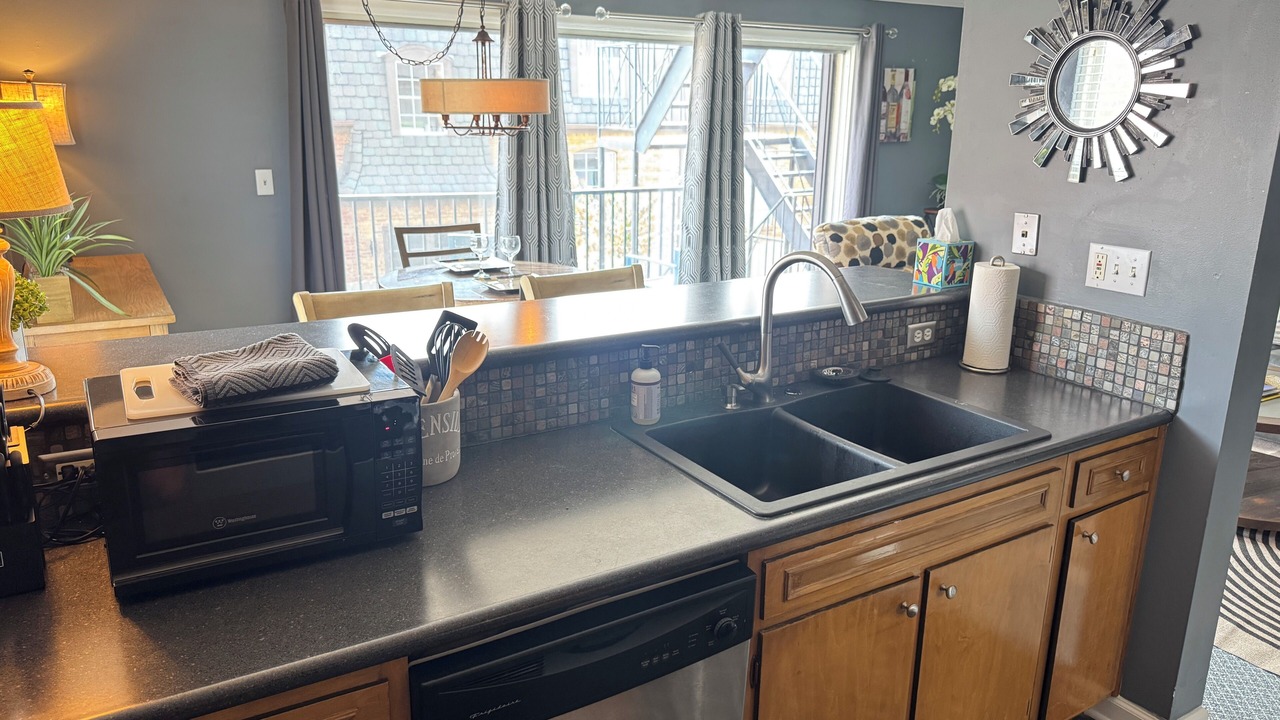 Photo of Kitchen in West Plaza