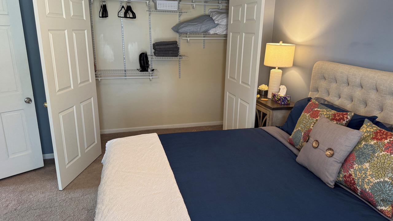 Photo of Bedroom in West Plaza