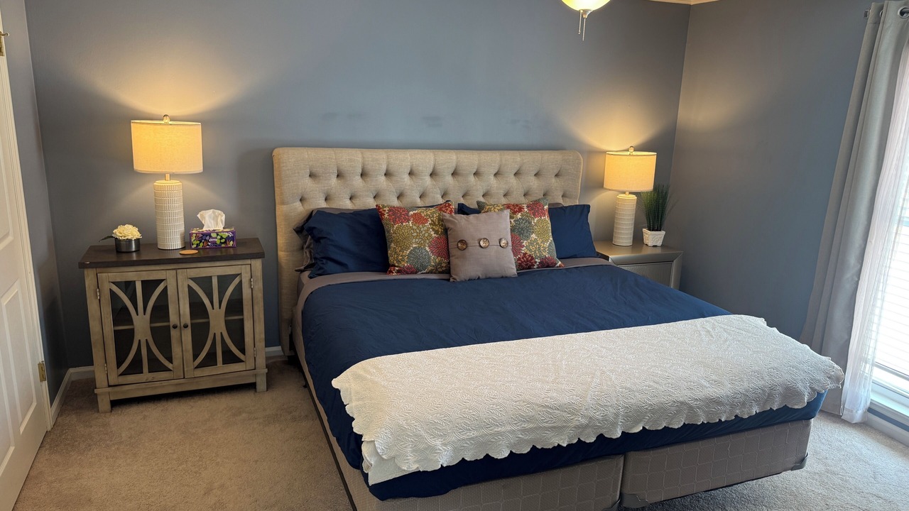 Photo of Bedroom in West Plaza
