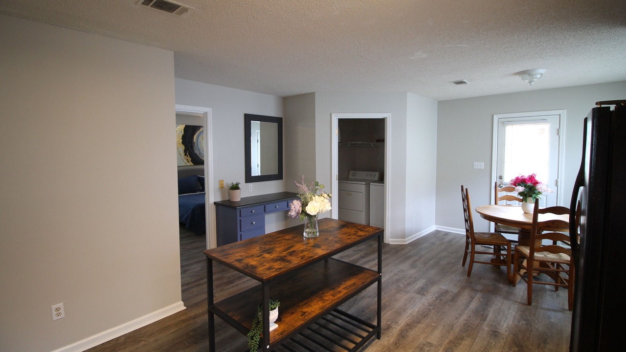 Photo of Others in Remerton