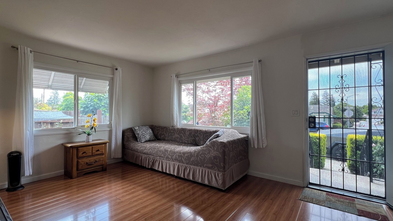 Photo of Livingroom in Castro Valley