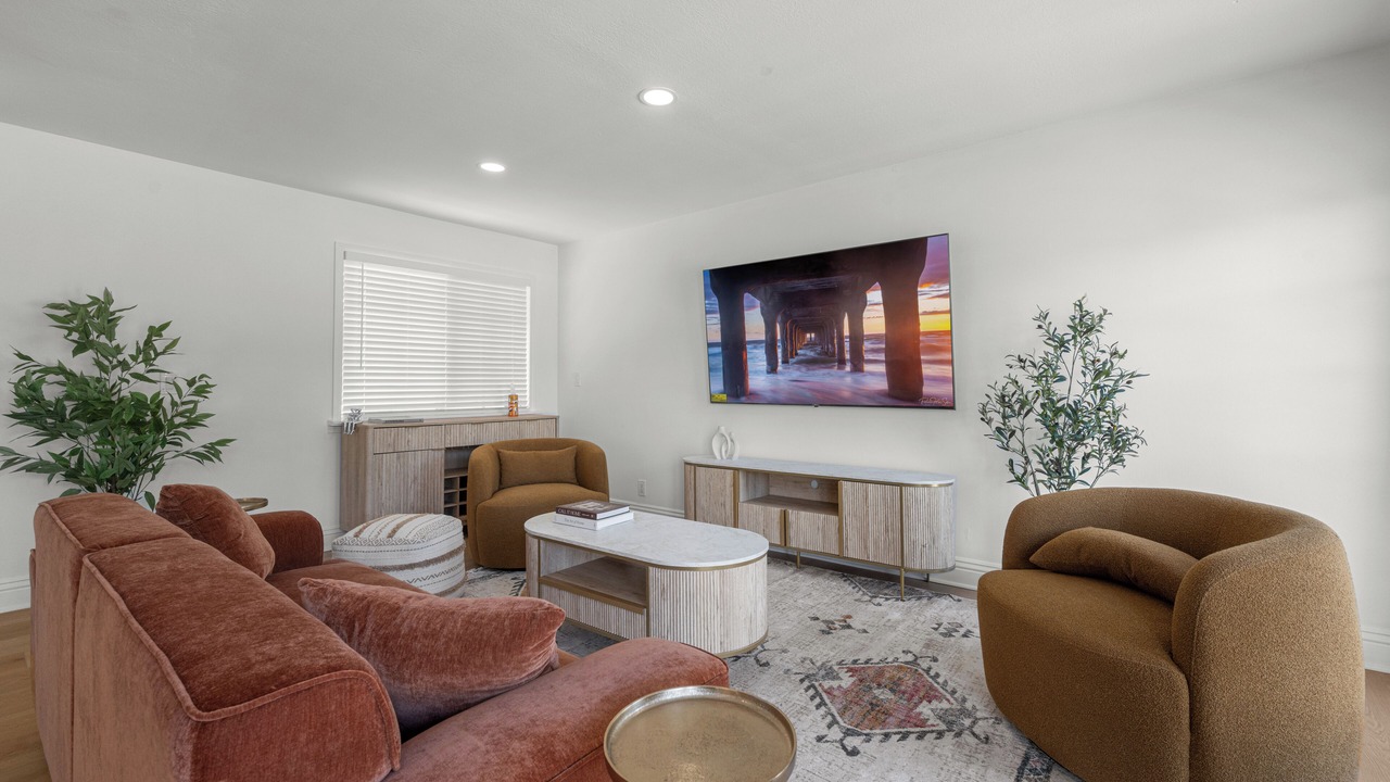 Photo of Livingroom in Canoga Park