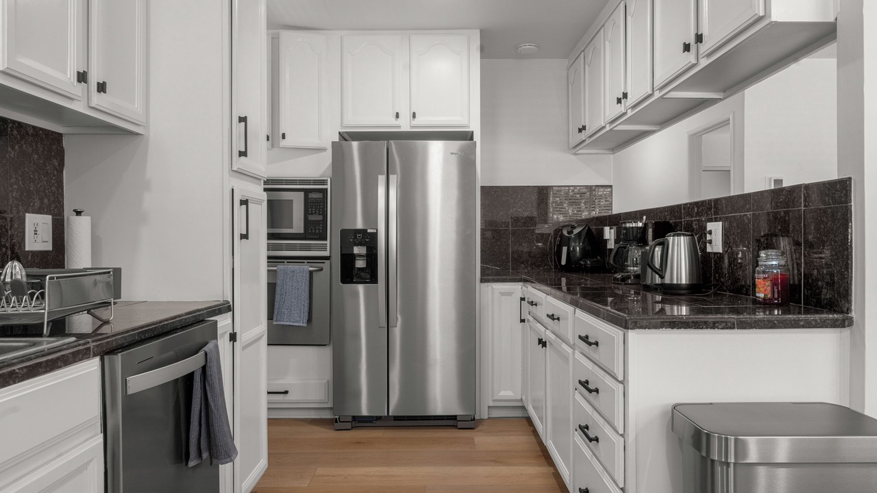 Photo of Kitchen in Canoga Park