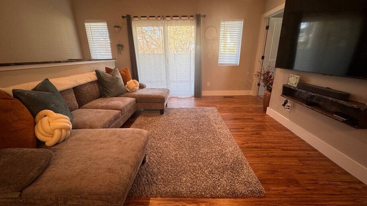 Photo of Livingroom in Brook Creek