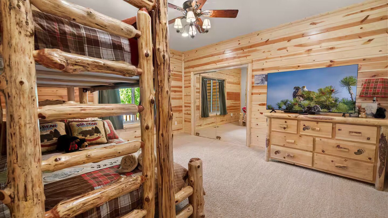 Photo of Bedroom in Eagle Mountain Estates
