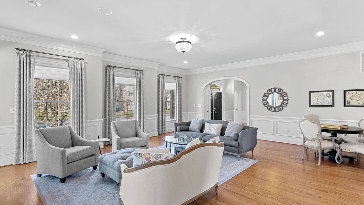 Photo of Livingroom in Brambleton