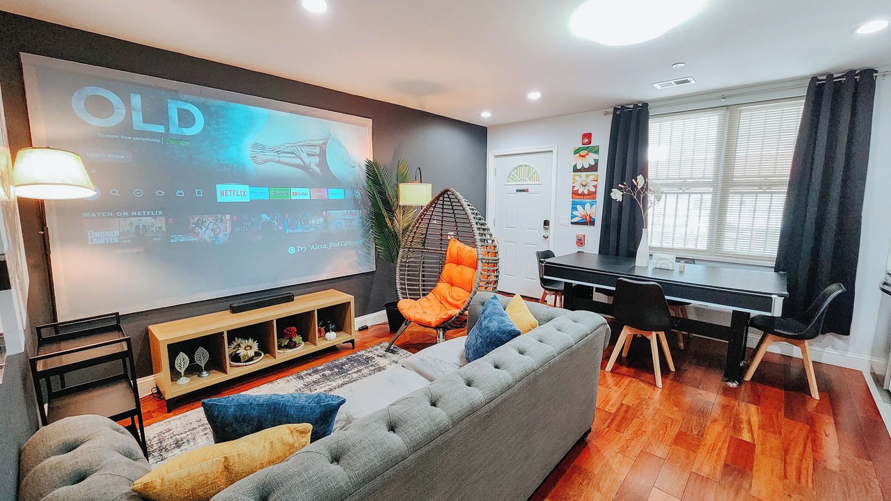 Photo of Livingroom in Center City