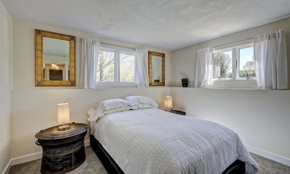 Photo of Bedroom in Lakeville