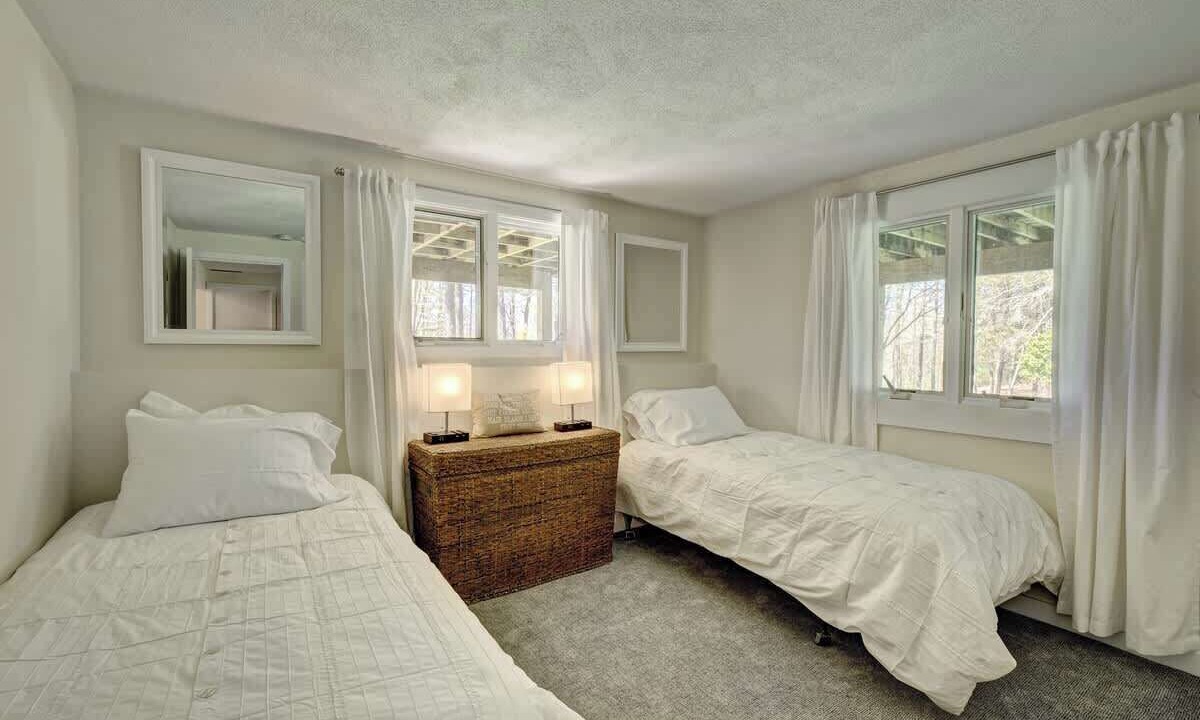 Photo of Bedroom in Lakeville