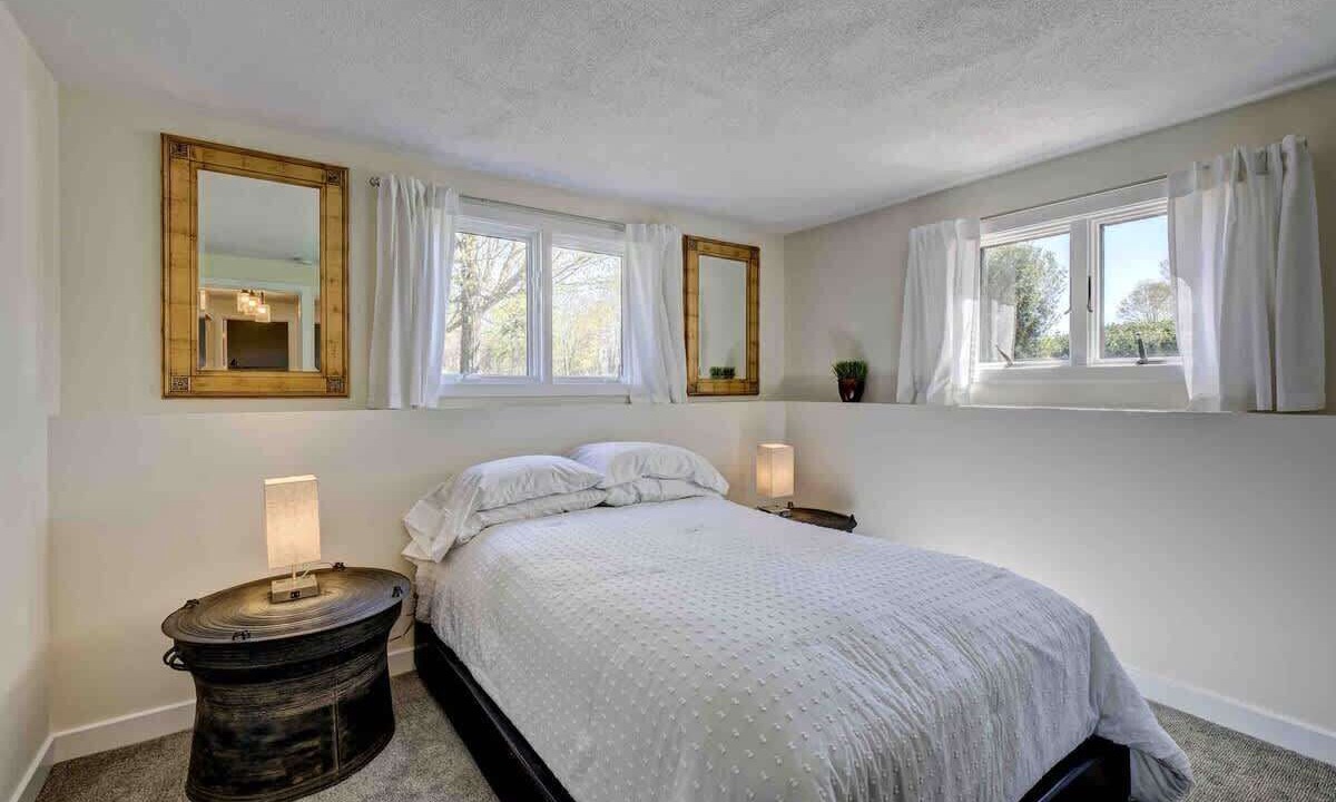 Photo of Bedroom in Lakeville
