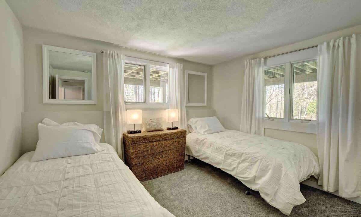 Photo of Bedroom in Lakeville