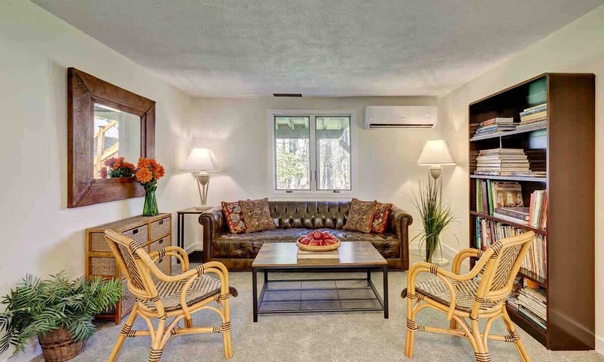 Photo of Livingroom in Lakeville