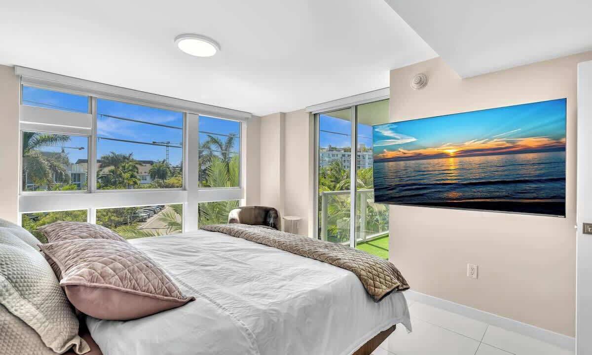 Photo of Bedroom in Bay Harbor Islands