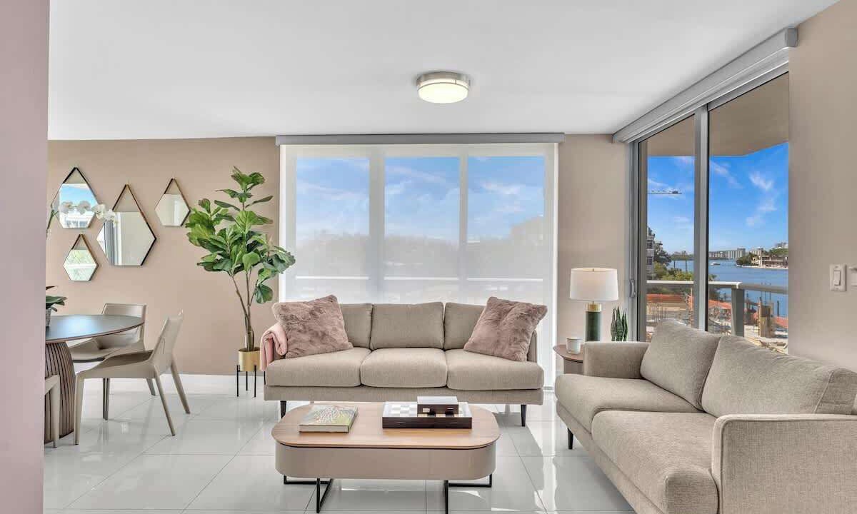 Photo of Livingroom in Bay Harbor Islands