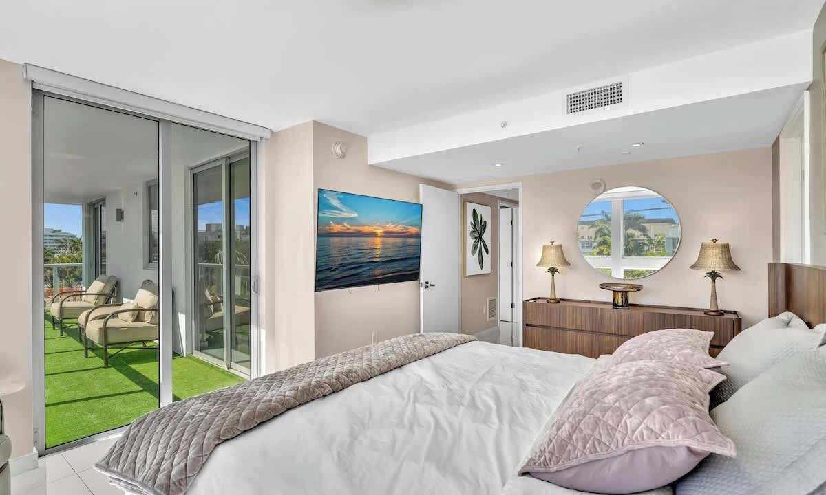 Photo of Bedroom in Bay Harbor Islands