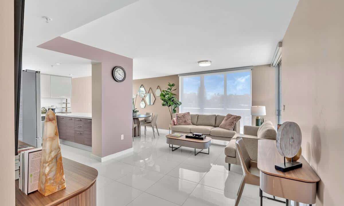 Photo of Livingroom in Bay Harbor Islands