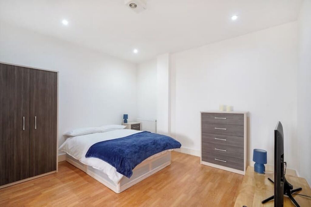 Photo of Bedroom in Borehamwood