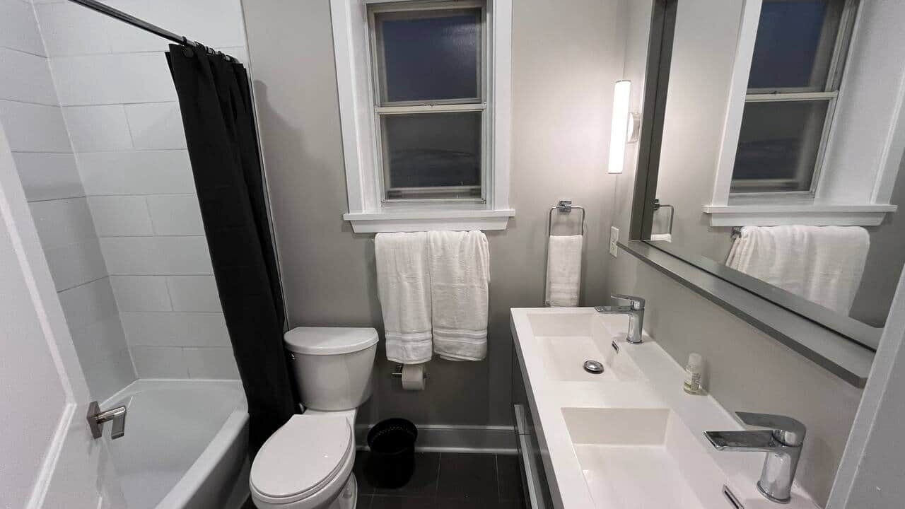 Photo of Bathroom in Point Breeze