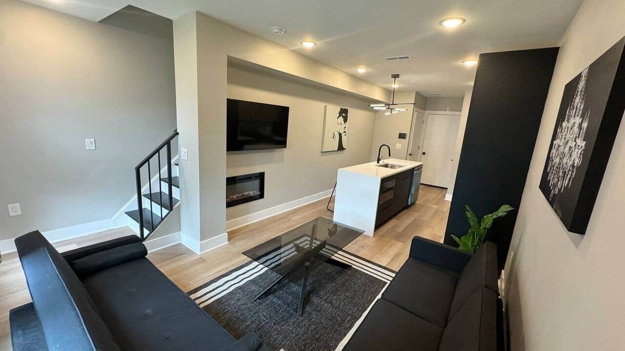 Photo of Livingroom in Graduate Hospital