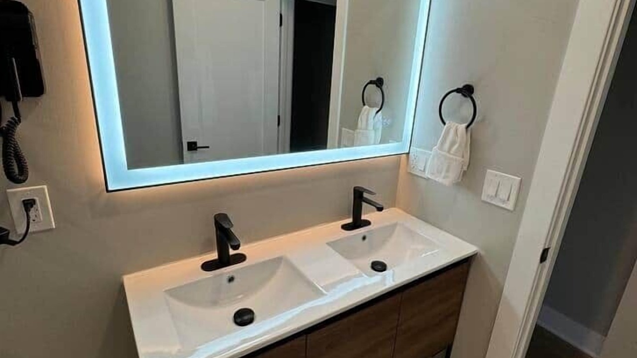 Photo of Bathroom in Graduate Hospital