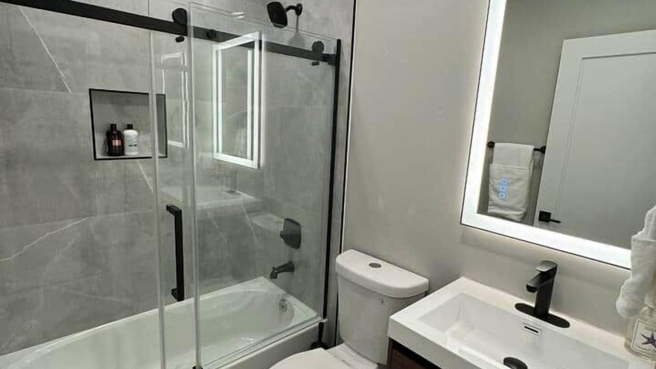 Photo of Bathroom in Graduate Hospital