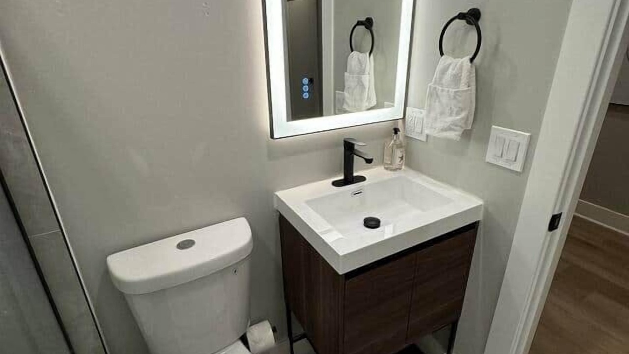 Photo of Bathroom in Graduate Hospital