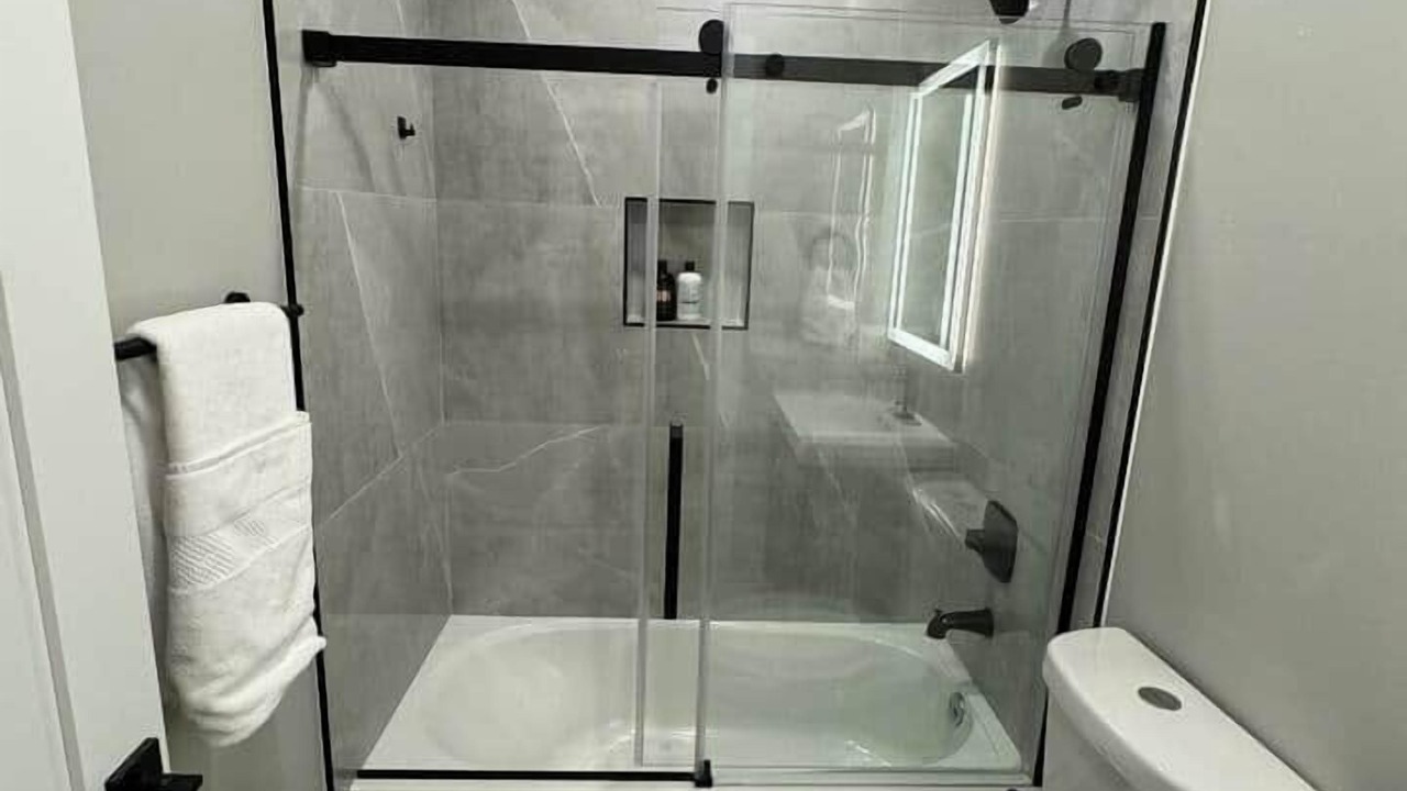 Photo of Bathroom in Graduate Hospital