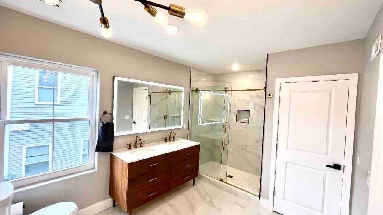 Photo of Bathroom in Point Breeze