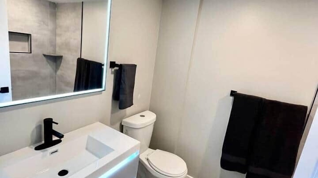 Photo of Bathroom in Point Breeze