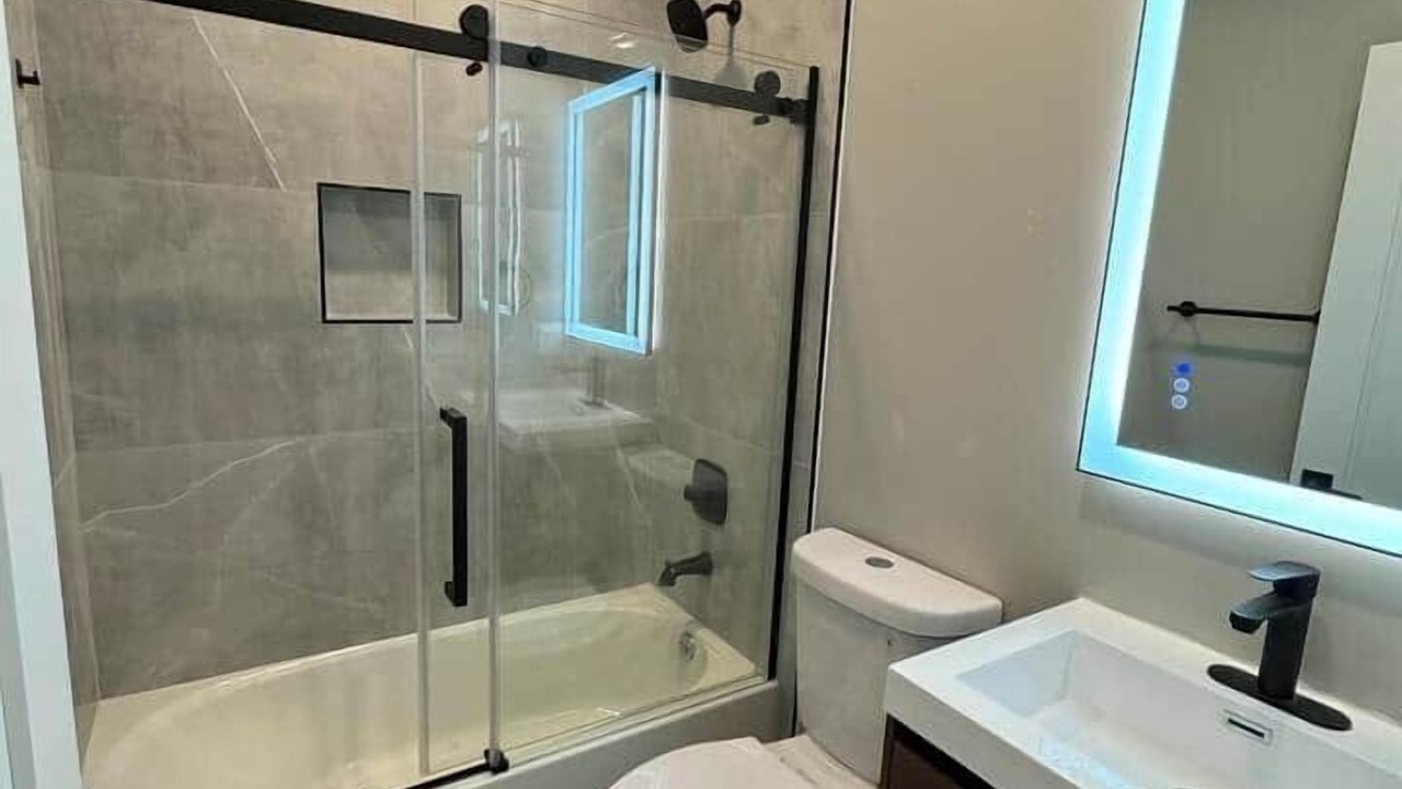 Photo of Bathroom in Graduate Hospital
